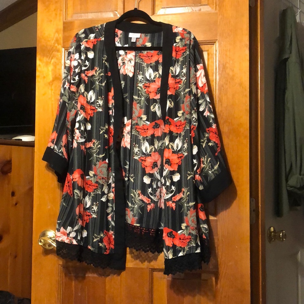 Beautiful kimono overpiece.